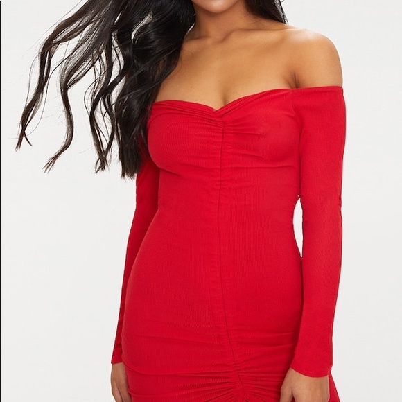 Dresses & Skirts - NWT Pretty Little Thing Dress